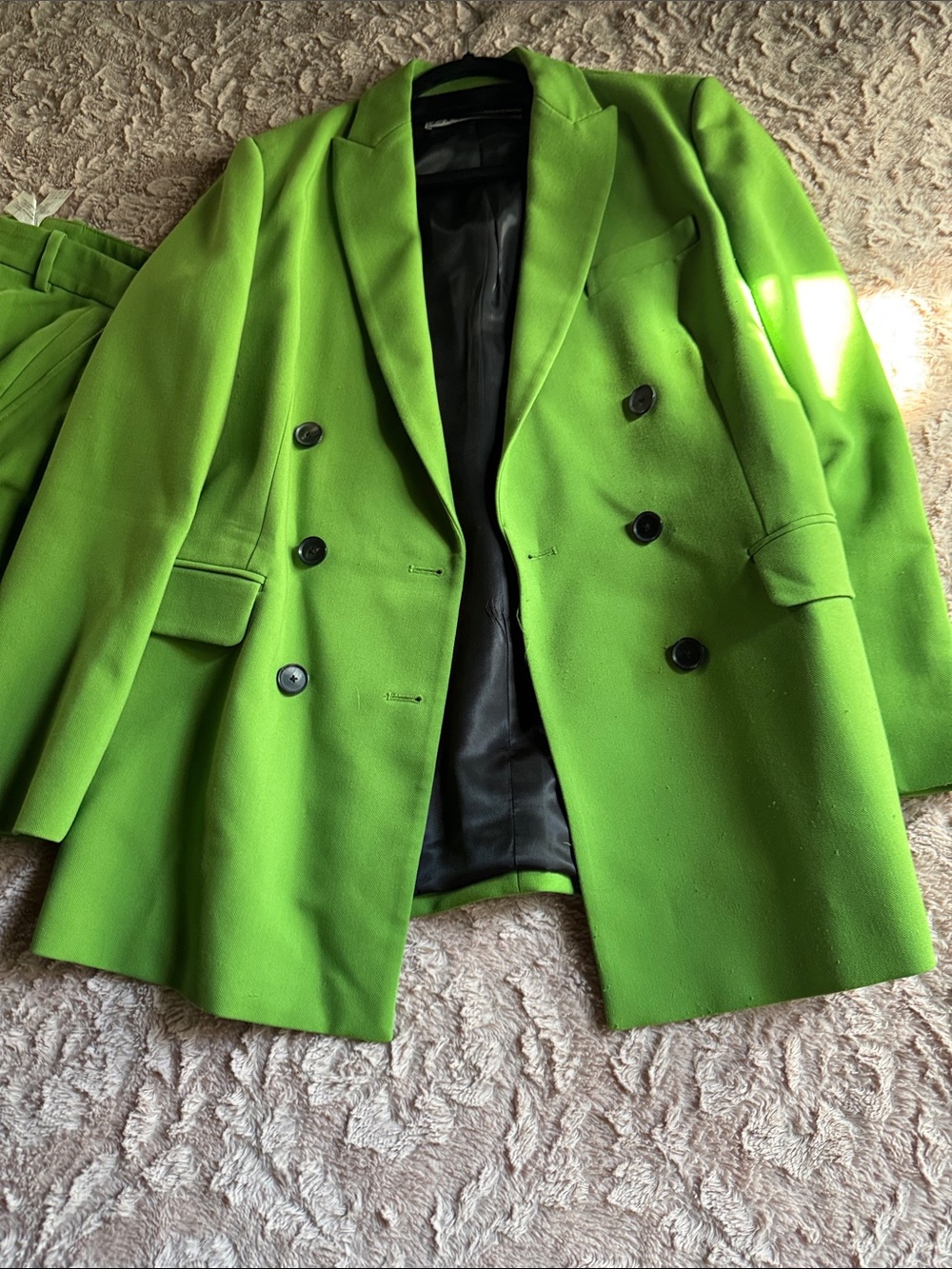 Zara women’s Double-Breasted Suit in Lime Green - Picture 4 of 12